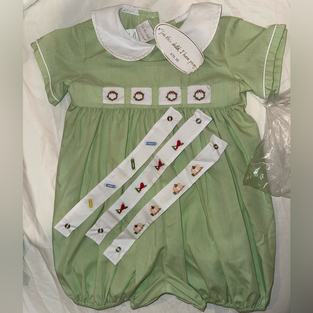 Green Toddler onesie with interchangeable seasonal/celebration ribbons.BRAND NEW